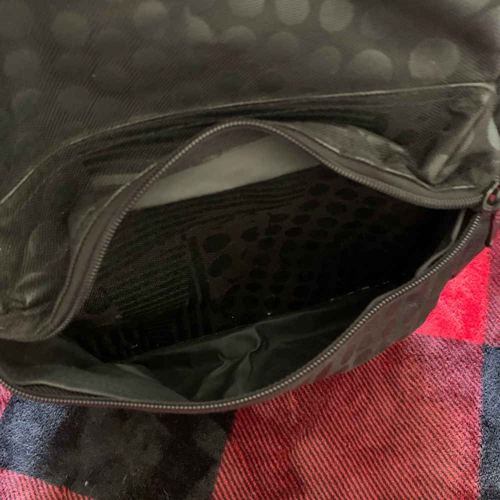 Volcom Small Backpack. Great Condition, Preloved - image 5